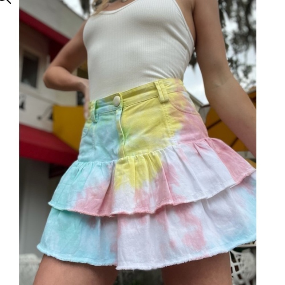 LOVESHACKFANCY
Landen Tie-Dyed Mini Skirt NWOT